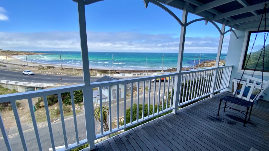 To Let 4 Bedroom Property for Rent in Glencairn Western Cape